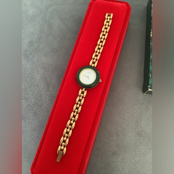 Gucci change bezel watch w/ bezels ππβ€οΈπ€ - Picture 8 of 12